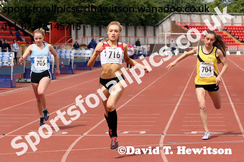 Womens under-20s 200 metres, North Eastern Champs, Gateshead Stadium. Photo: David T. Hewitson/Sports for All Pics
